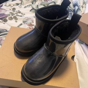 Uggs kids size 10 only worn twice!